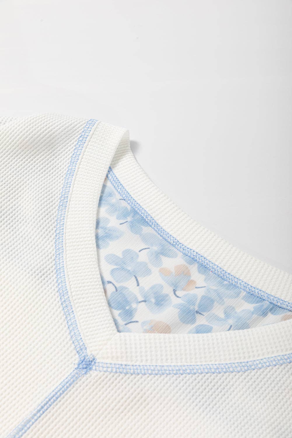 Floral Patchwork Batwing Sleeve V-Neck Blouse: White